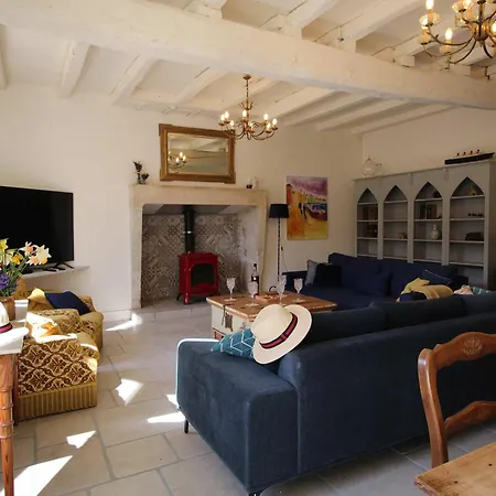 בית נופש Old House For 10 People - Countryside - Pool